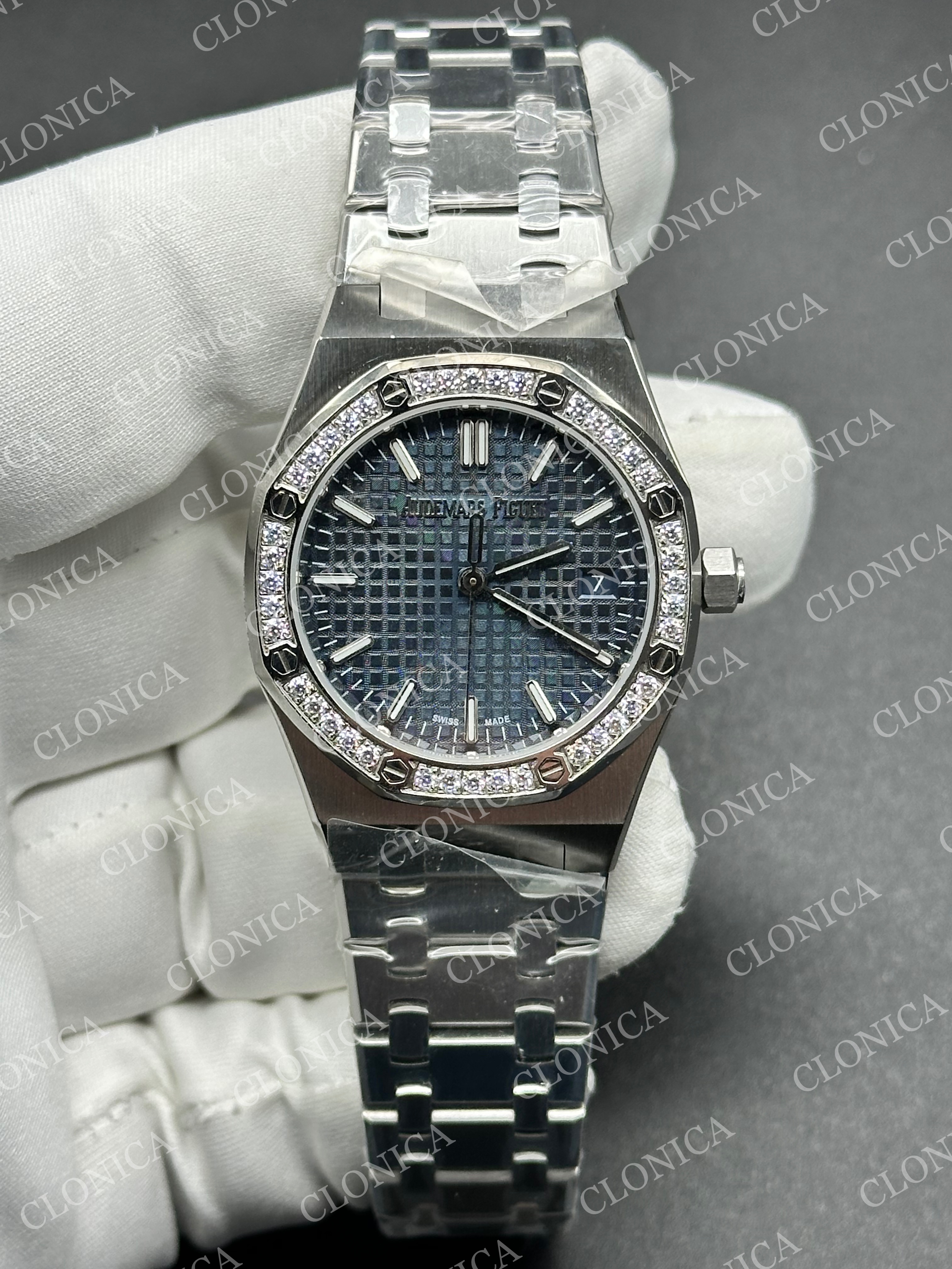 AUDEMARS PIGUET 34 mm SS  AUTOMATIC OMBRE BLUE TEXTURED DIAL DIAMOND BEZEL ON SS BRACELET