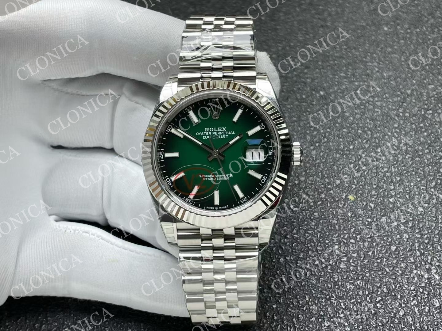 DATEJUST 41 126334 904L SS OMBRE GREEN DIAL ON JUBILEE BRACELET DD3235