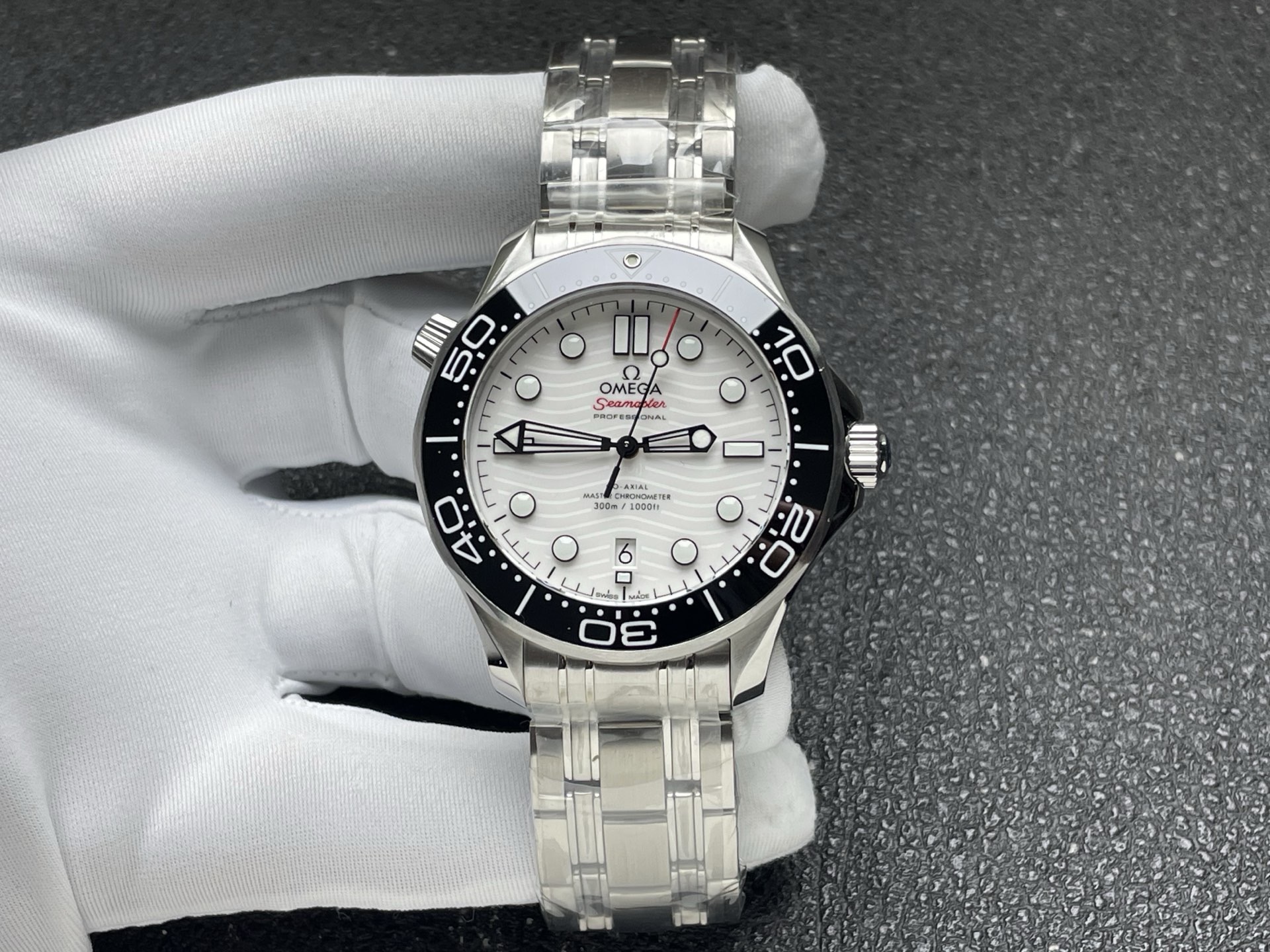 SEAMASTER DIVER 300M BLACK CERAMIC BEZEL 1:1 WHITE DIAL