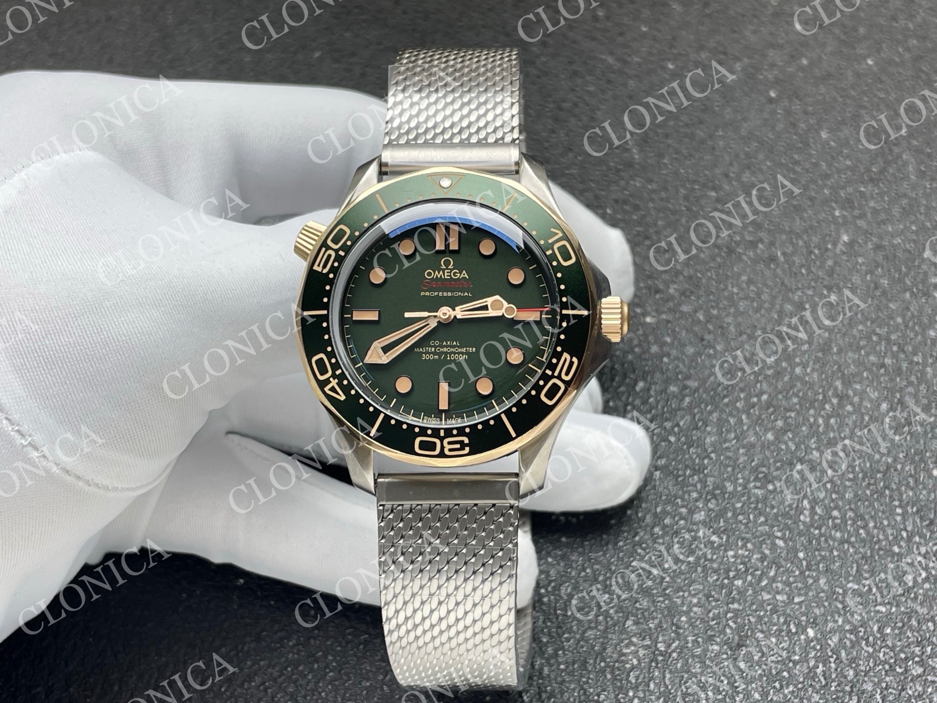 SEAMASTER 300M DIVER TITANIUM/BRONZE GOLD 1:1 GREEN DIAL ON TITANIUM MESH BRACELET