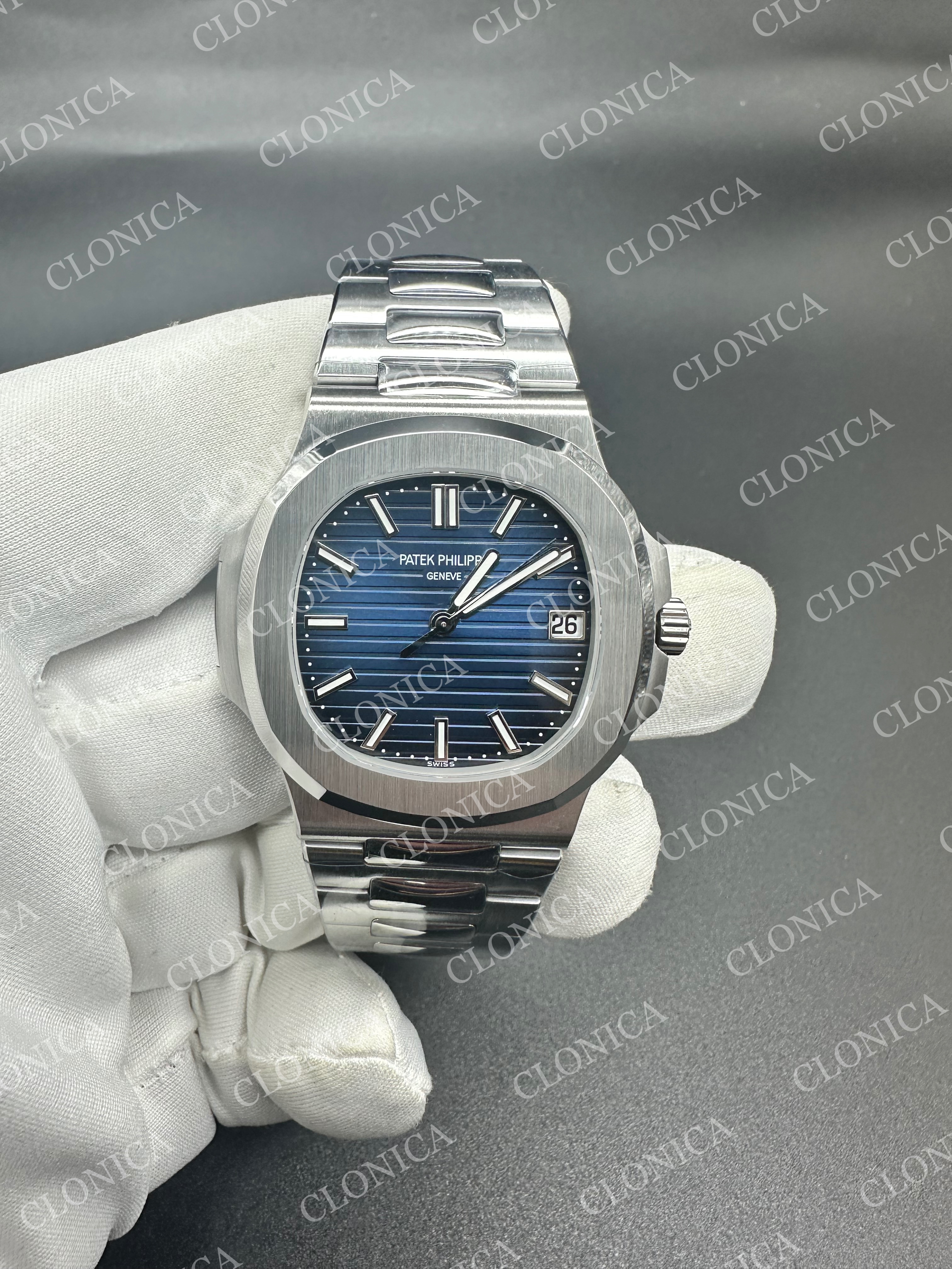 NAUTILUS 5811 GAIN WEIGHT BLUE TEXTURED DIAL ON SS BRACELET SUPER CLONE DD330