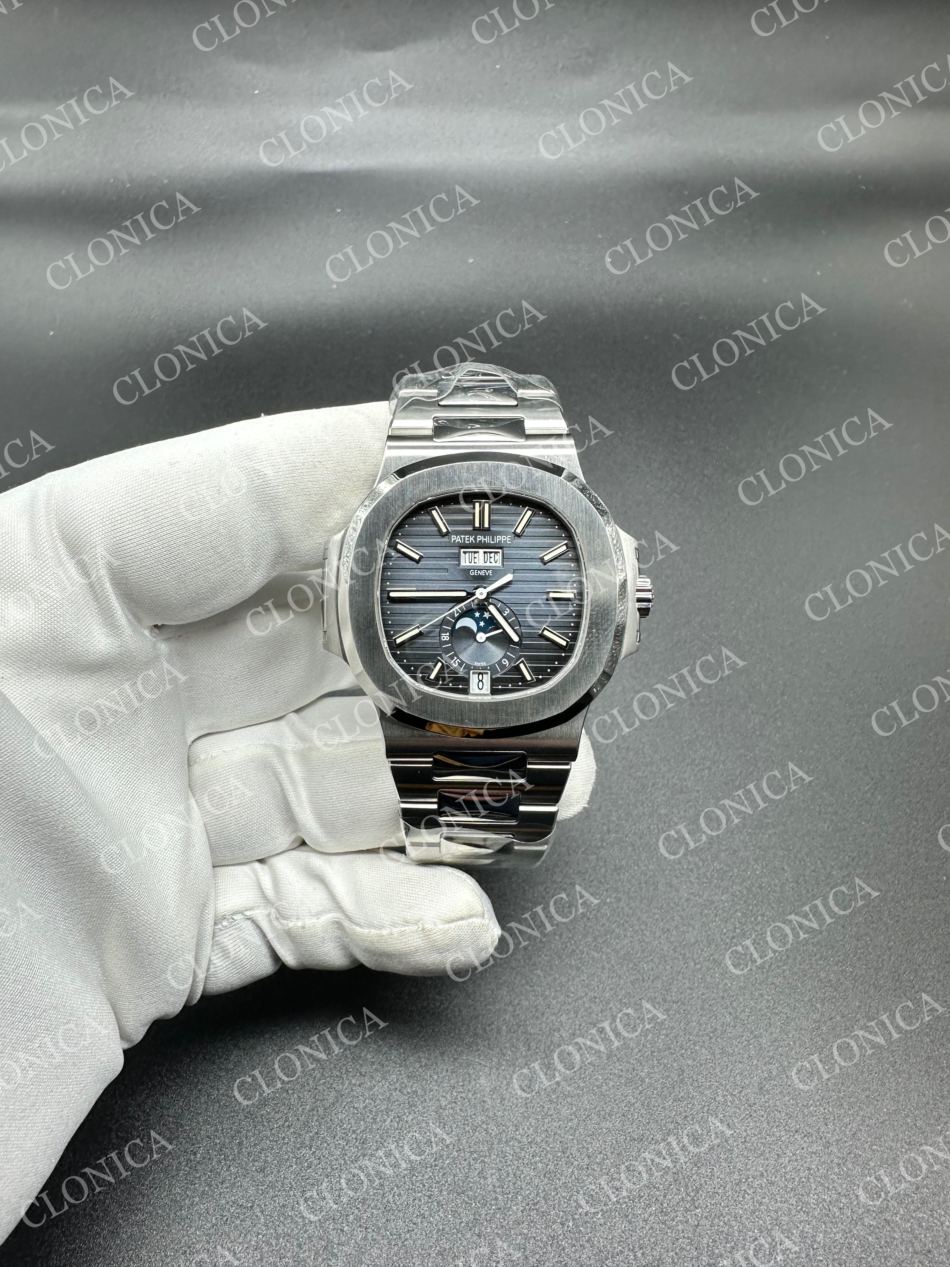 NAUTILUS 5726 FULL FUNCTION SS BLUE DIAL ON SS BRACELET