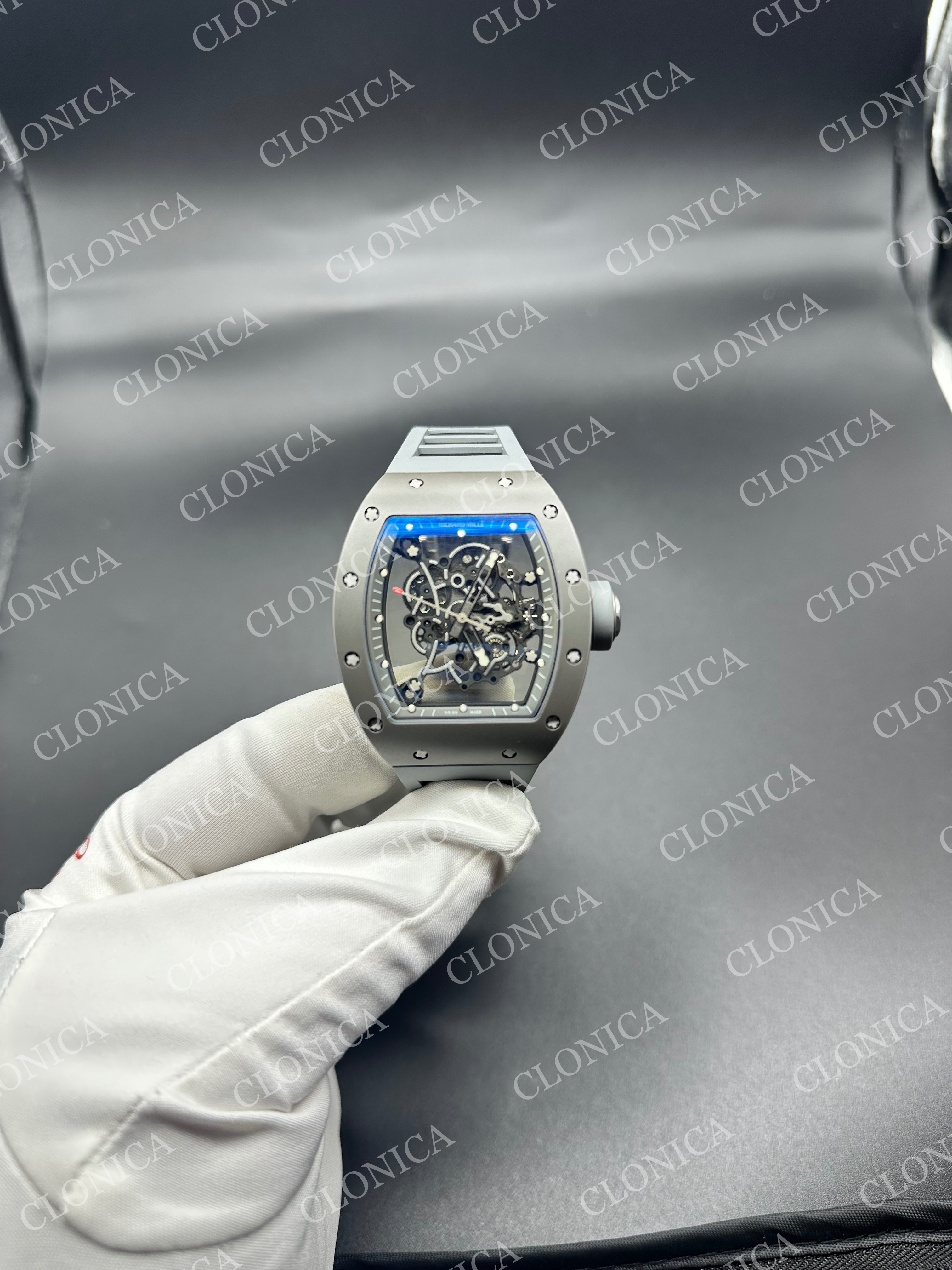 RM055 WHITE CERAMIC BLACK INNER BEZEL ON GREYRUBBER STRAP RMUL2