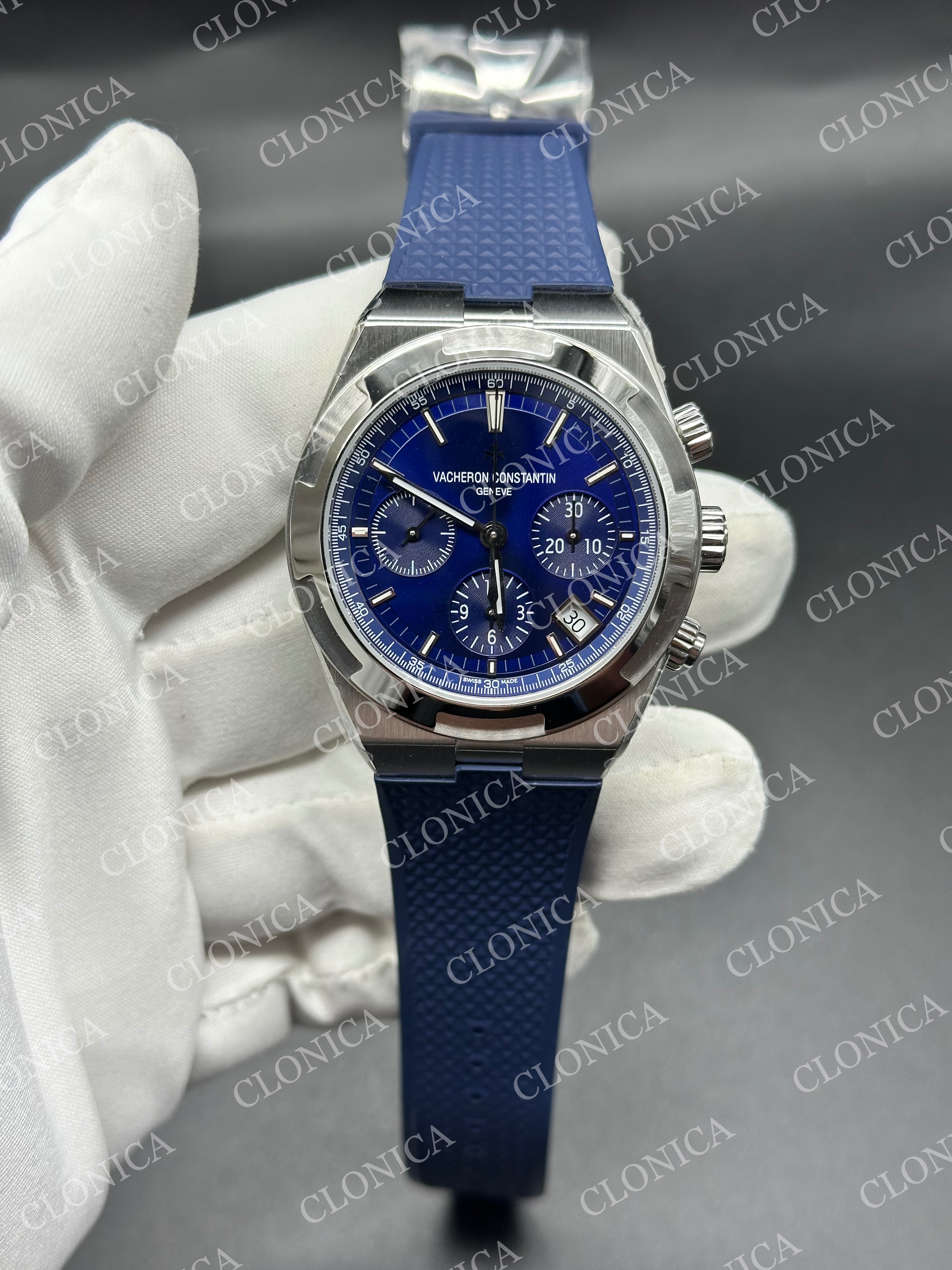 OVERSEAS 4520V SS BLUE DIAL ON BLUE RUBBER STRAP A7750