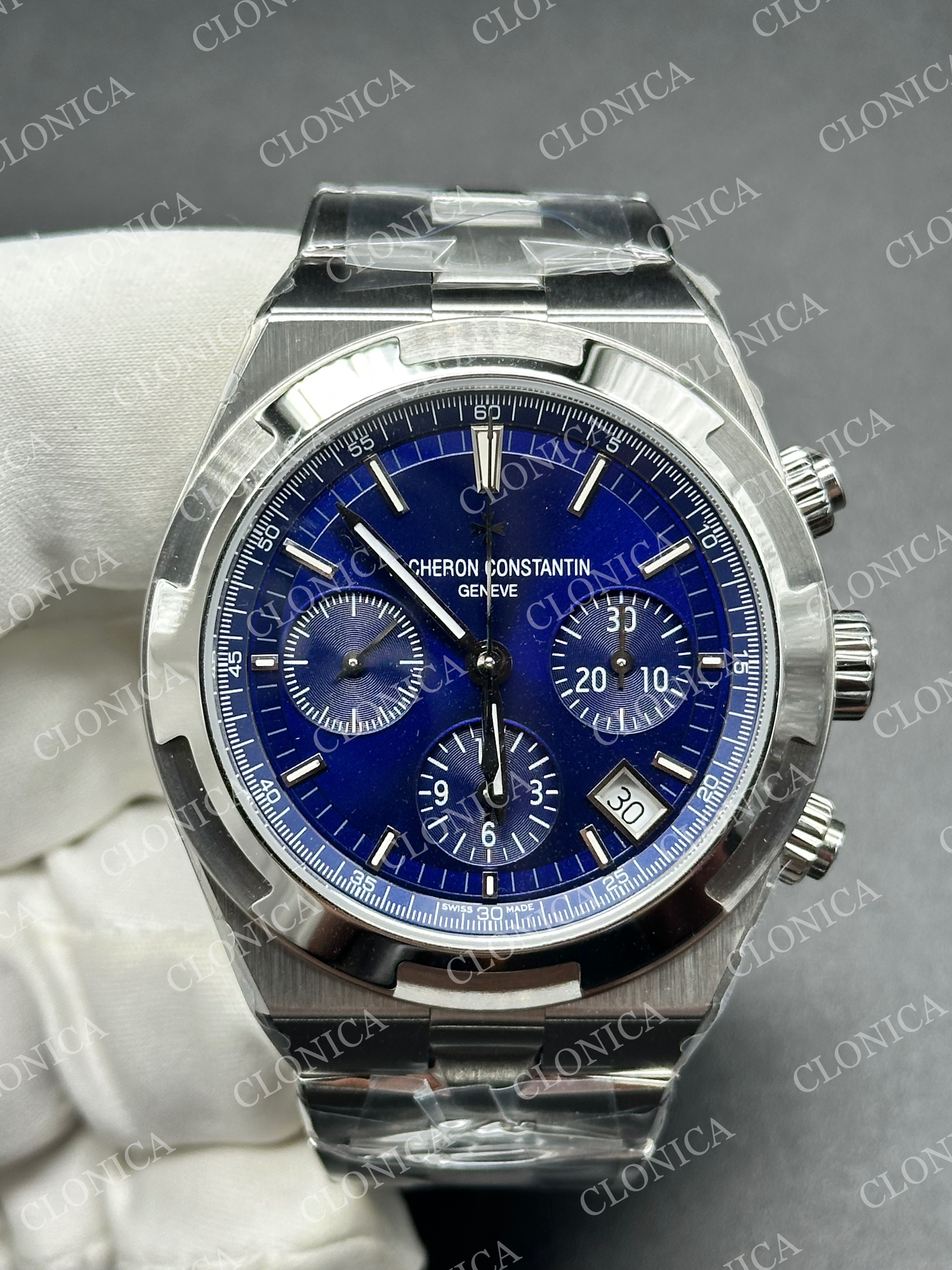 OVERSEAS 4520V SS BLUE DIAL ON BLUE SS BRACELET A7750